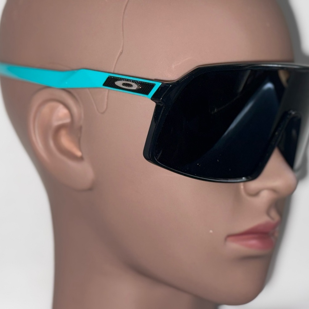 Oakley Black and Blue Swimwear